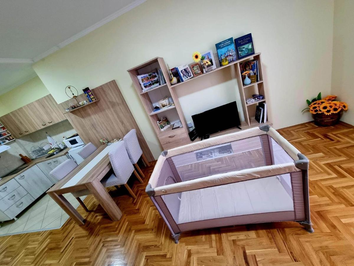 Sunflower Сомбор Екстер'єр фото